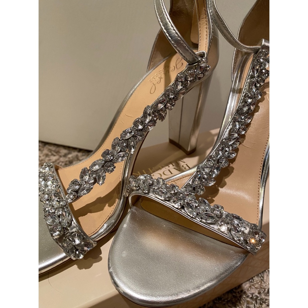 LIKE NEW Jewel Badgley Mischka T-Strap Silver Heel - Picture 2 of 4